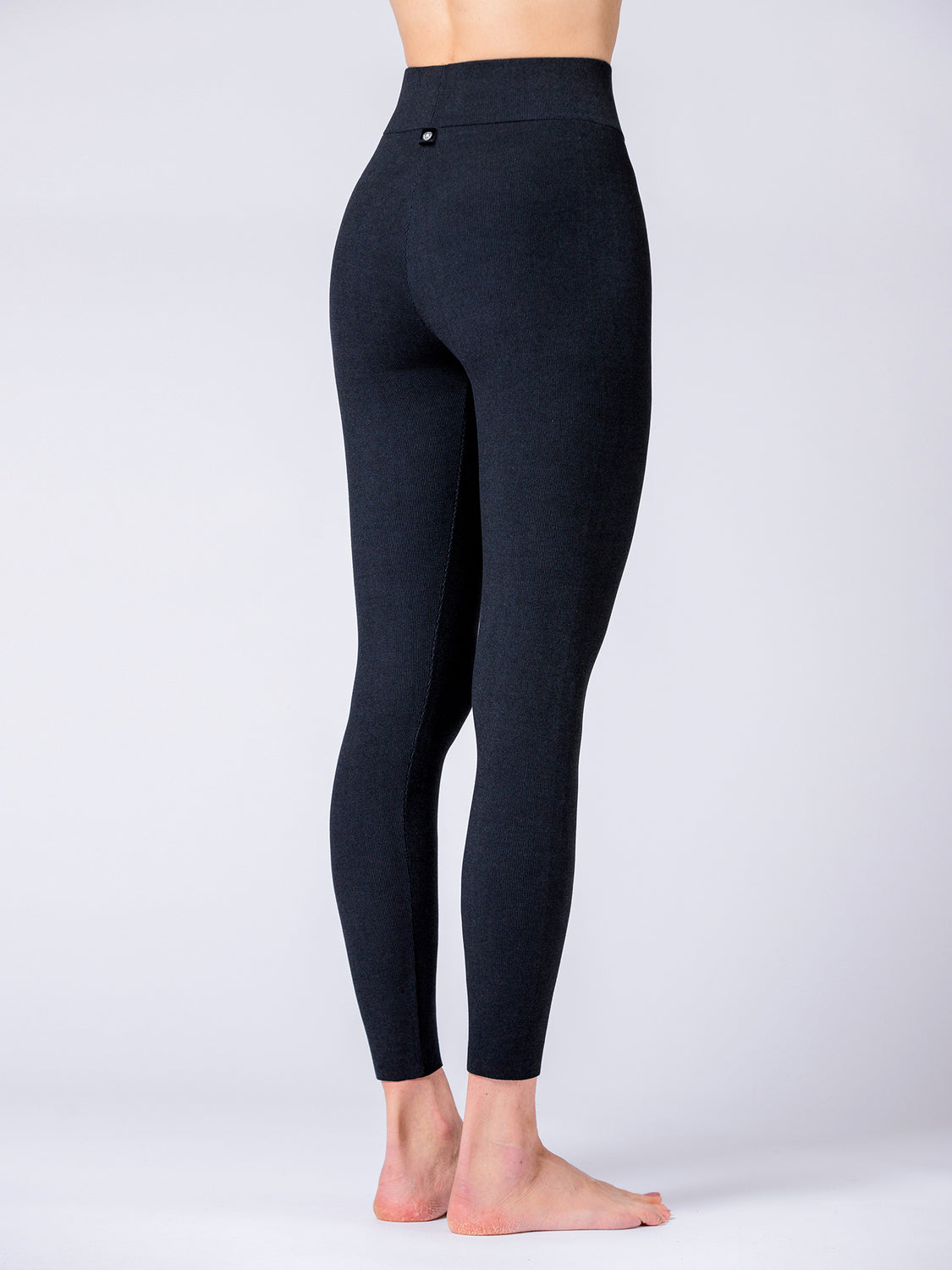 VEGAN CASHMERE SEAMLESS LEGGINGS, BLACK