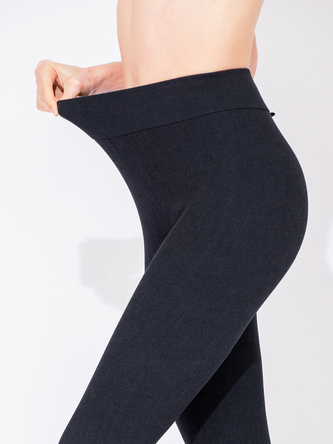 VEGAN CASHMERE SEAMLESS LEGGINGS, BLACK