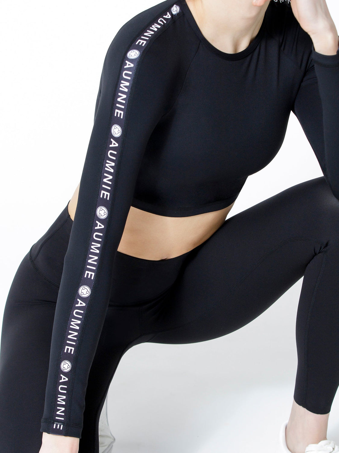 CROPPED LOGO RAGLAN, BLACK