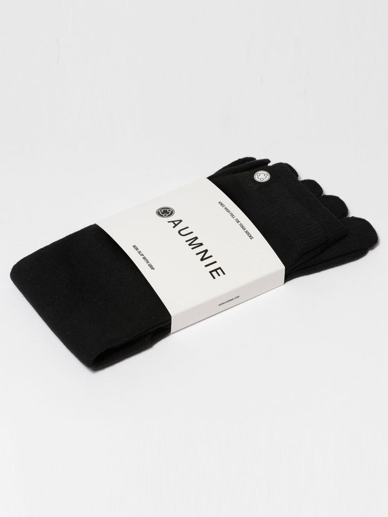 KNEE HIGH FULL TOE YOGA SOCKS, BLACK