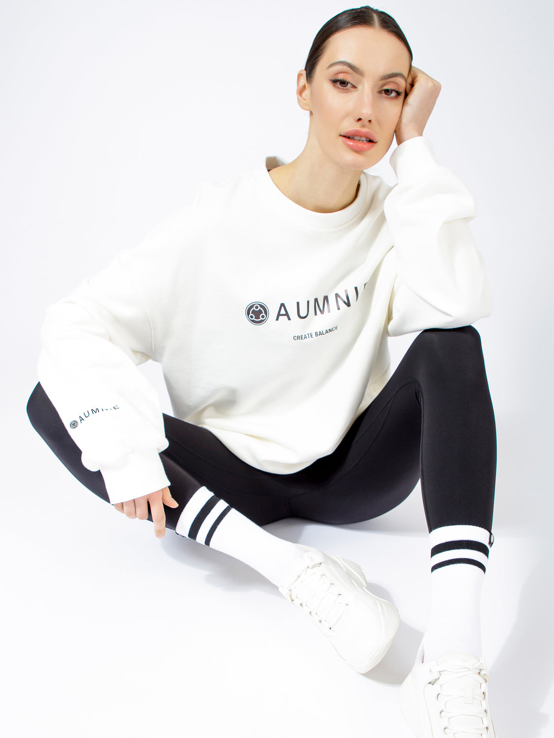 AUMNIE OVERSIZE SWEATSHIRT, WHITE