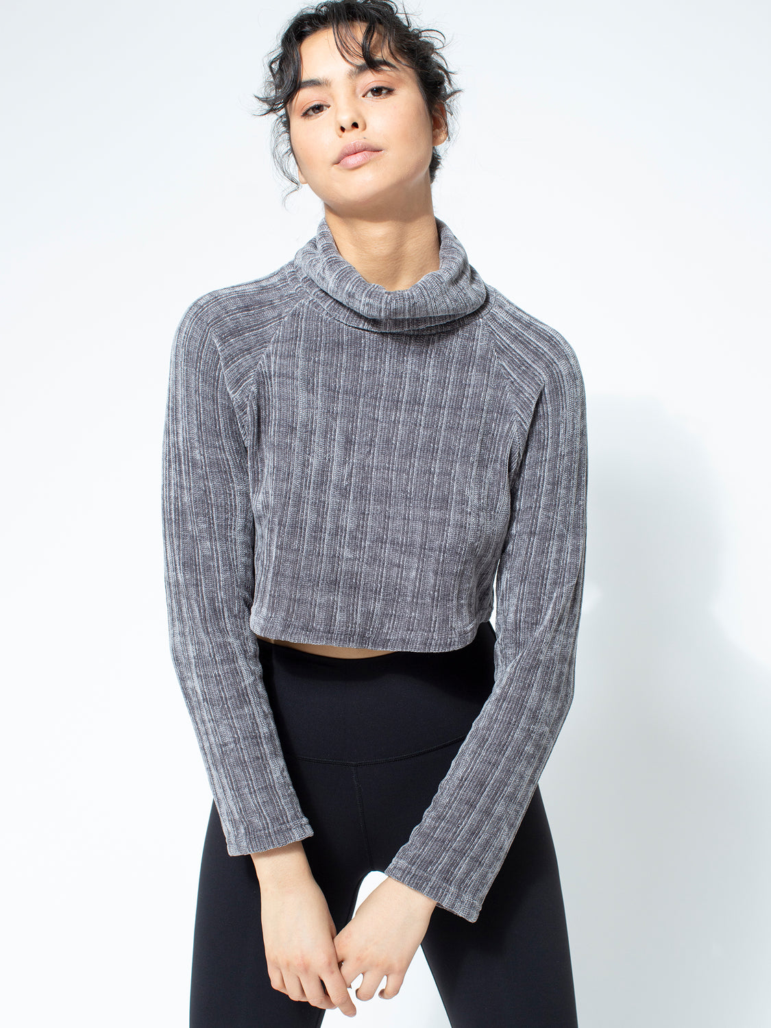 CROPPED PLUSH TURTLENECK TOP, GREY
