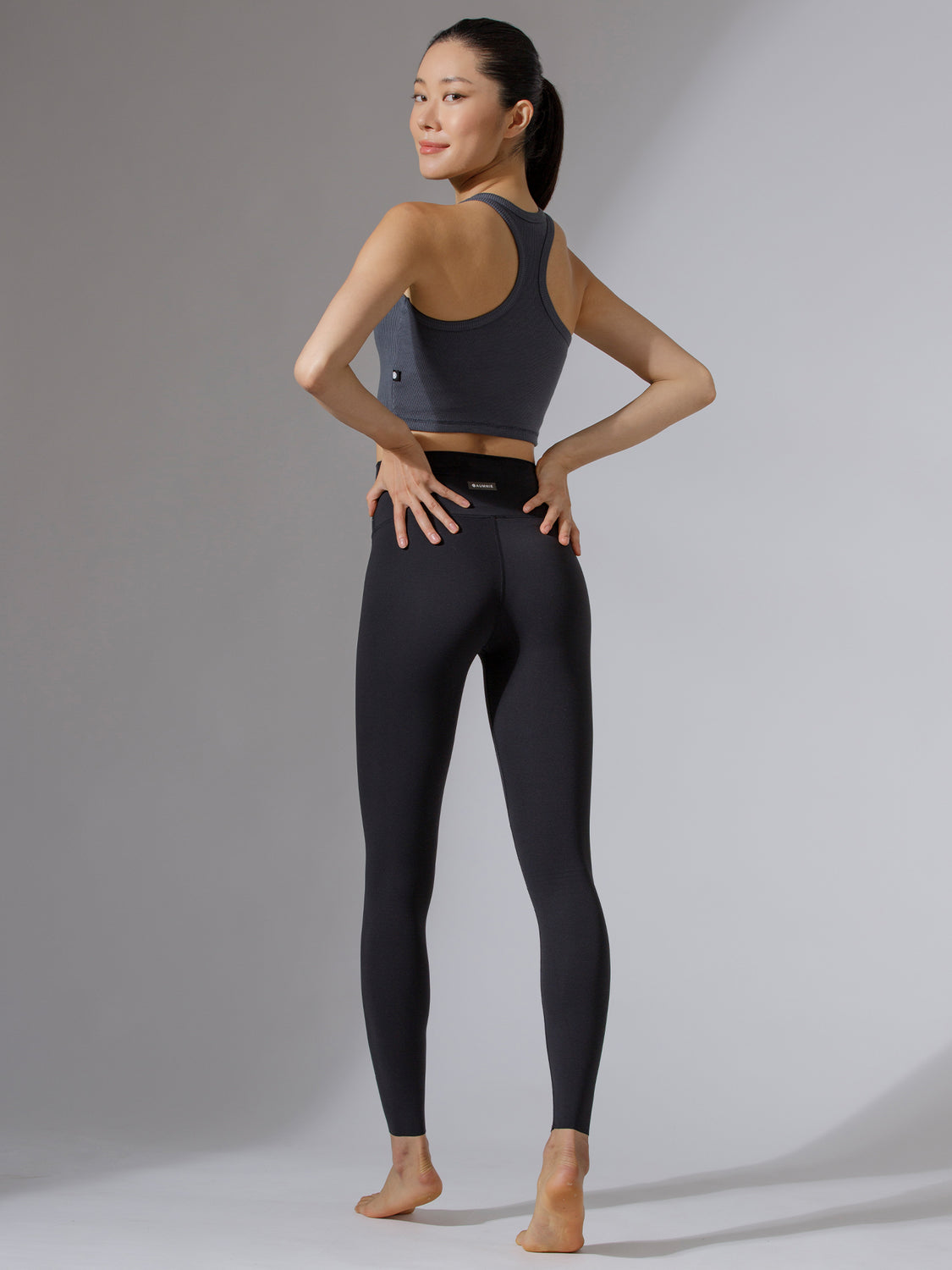 EVERYDAY RIBBED CROPPED SINGLET, DARK GREY