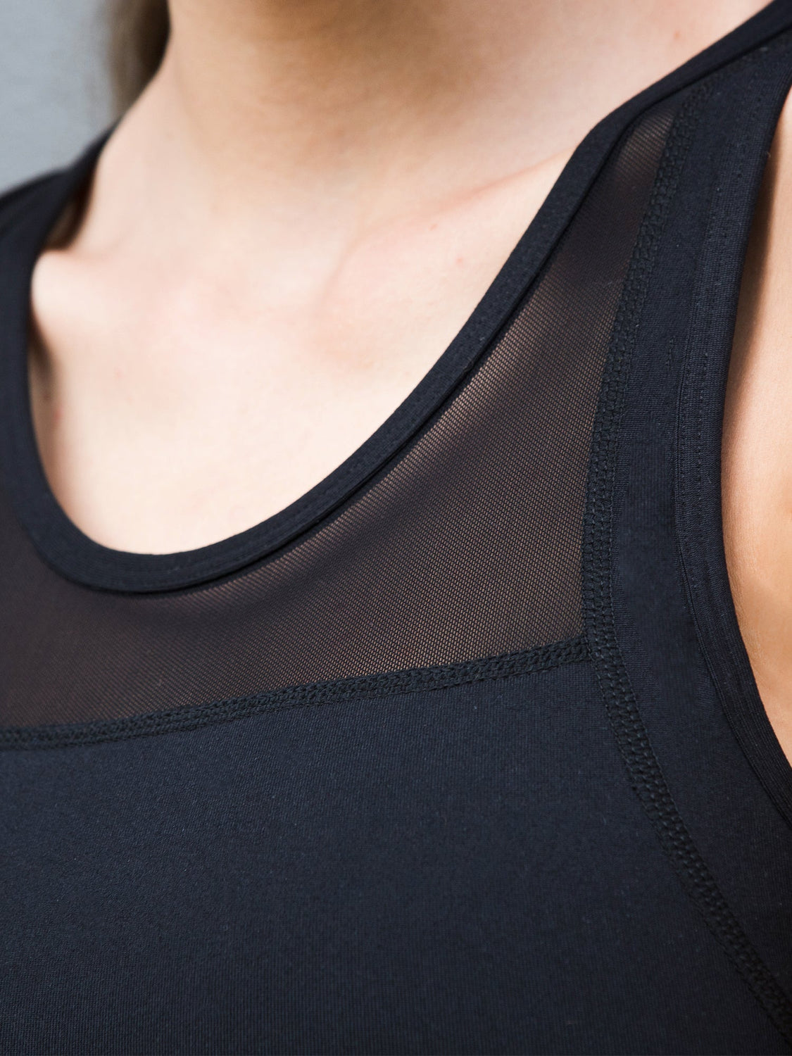 ESSENCE TANK, BLACK/BLACK MESH