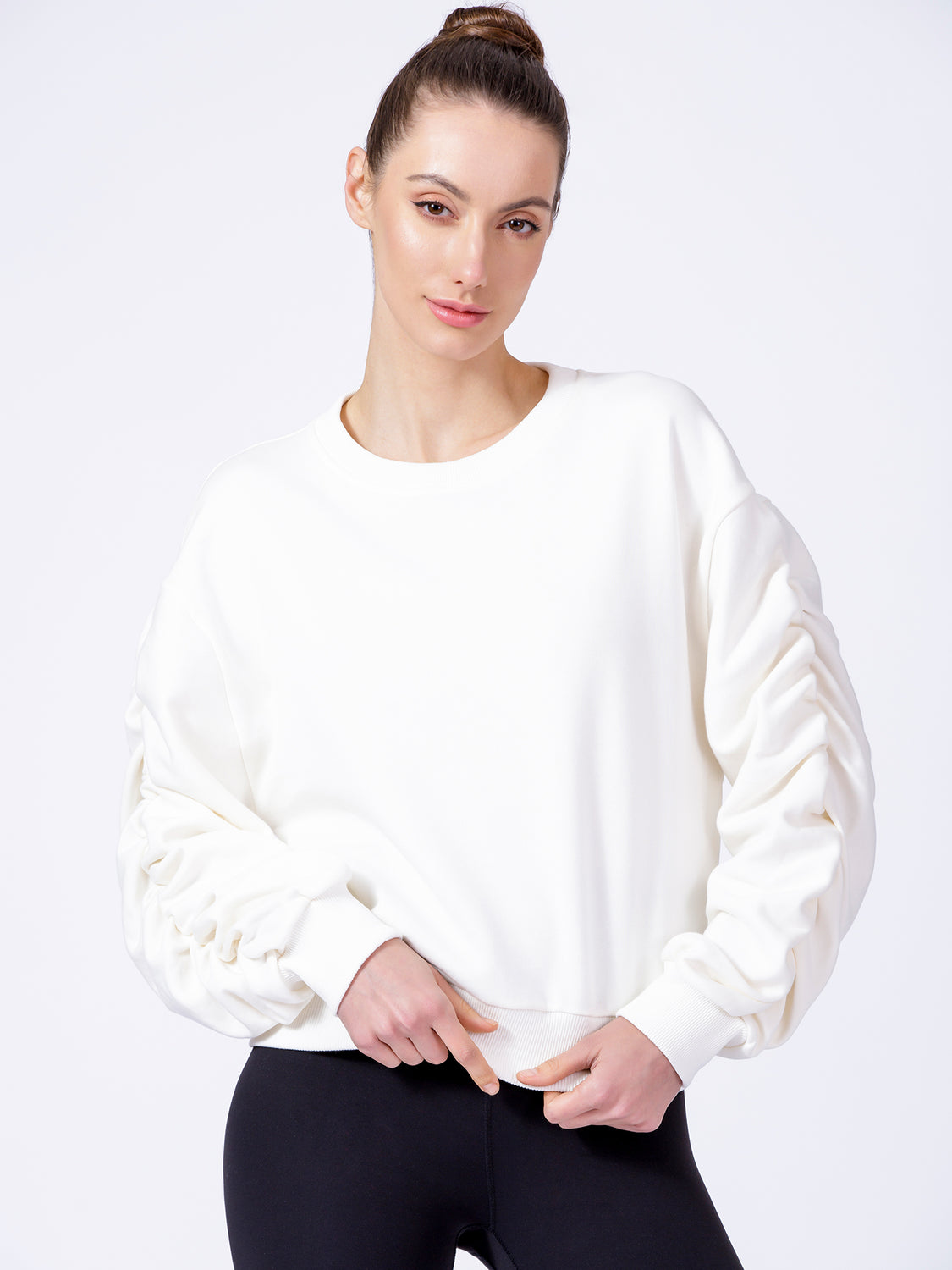 RUCHED RUNWAY SWEATSHIRT, WHITE