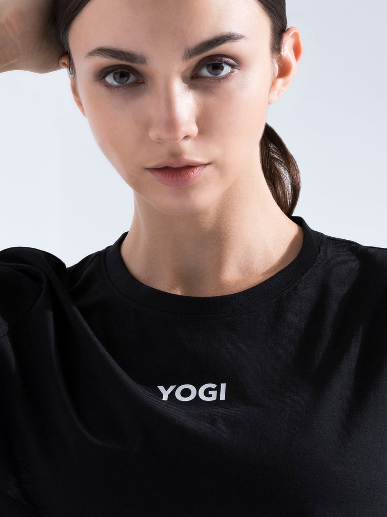 YOGI CROPPED TEE, BLACK