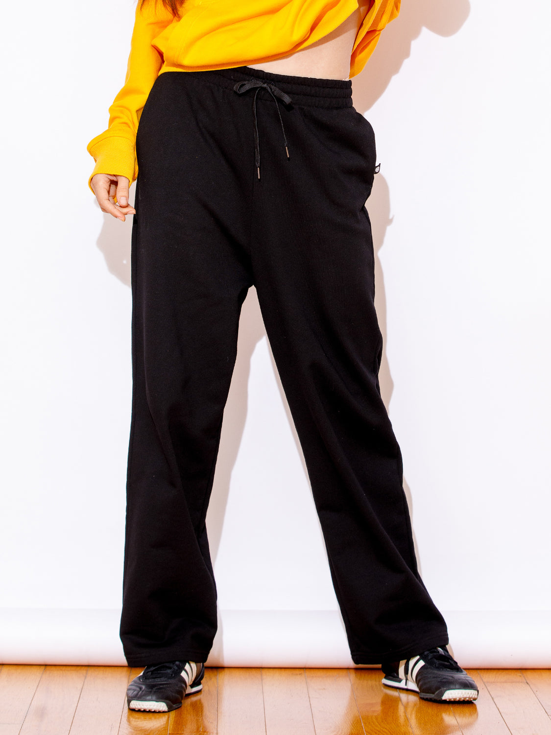 URBAN WIDE LEG SWEATPANTS,BLACK