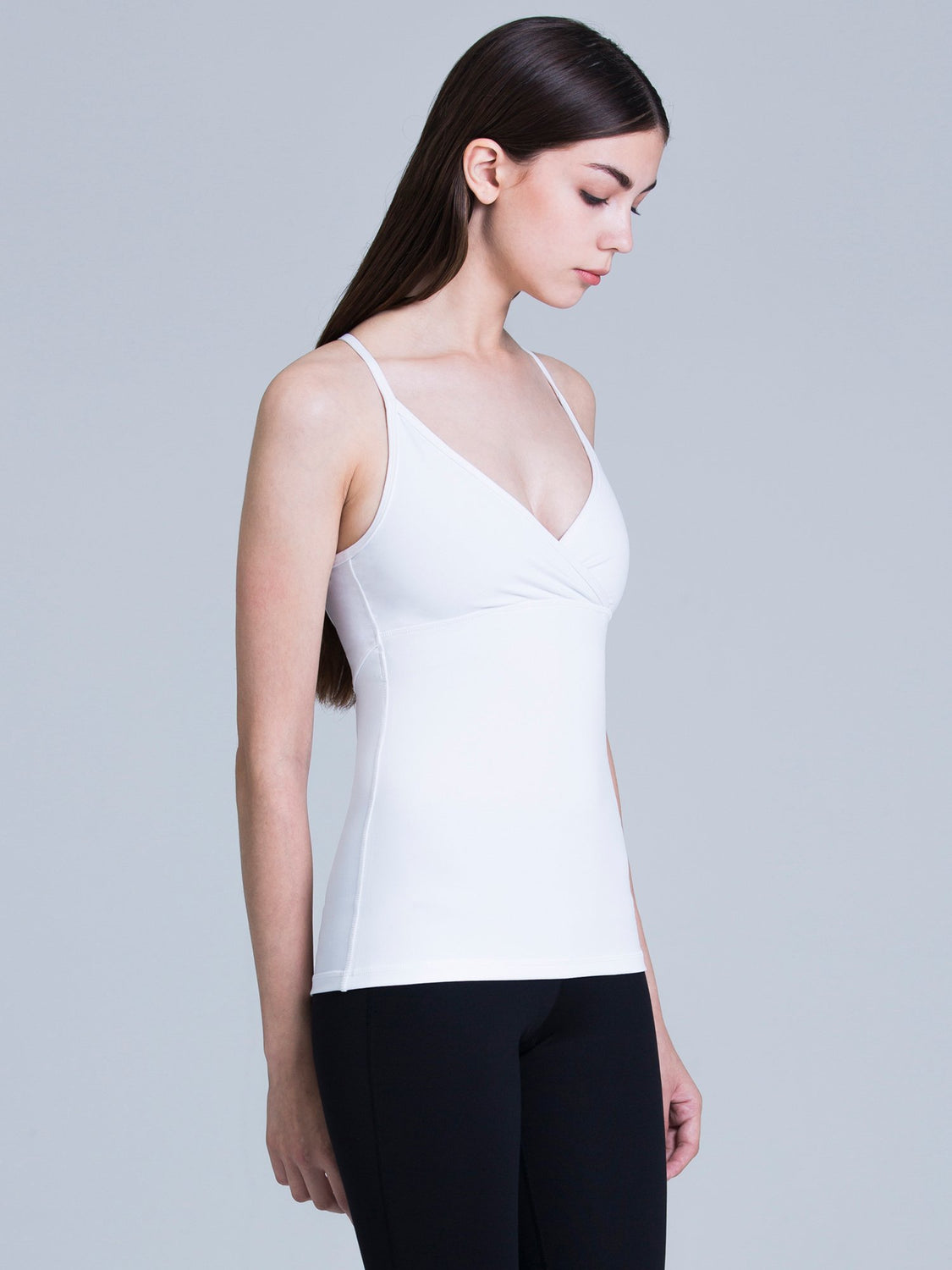 ATTRACTION TANK, WHITE