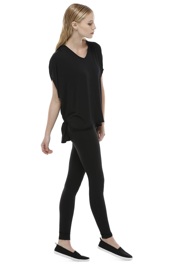 SSENTIEL 6 CAPE TEE, BLACK